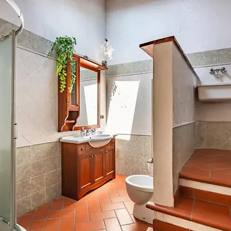 Alberta - Rustic With Jacuzzi *