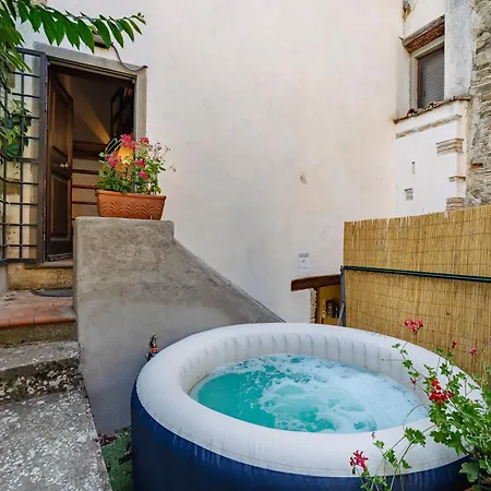Alberta - Rustic With Jacuzzi Feriehus *