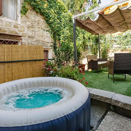 Alberta - Rustic With Jacuzzi Vakantiehuis *