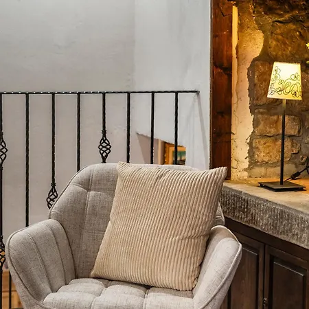 Alberta - Rustic With Jacuzzi * Borselli