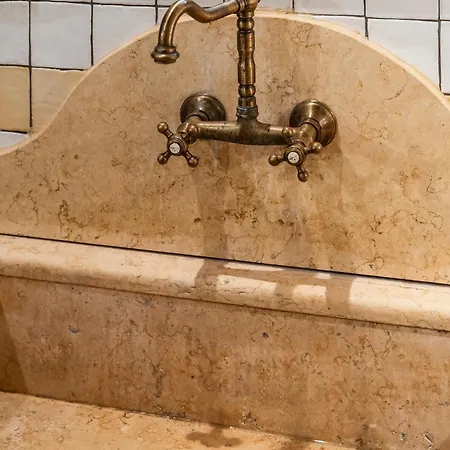 Alberta - Rustic With Jacuzzi Vakantiehuis